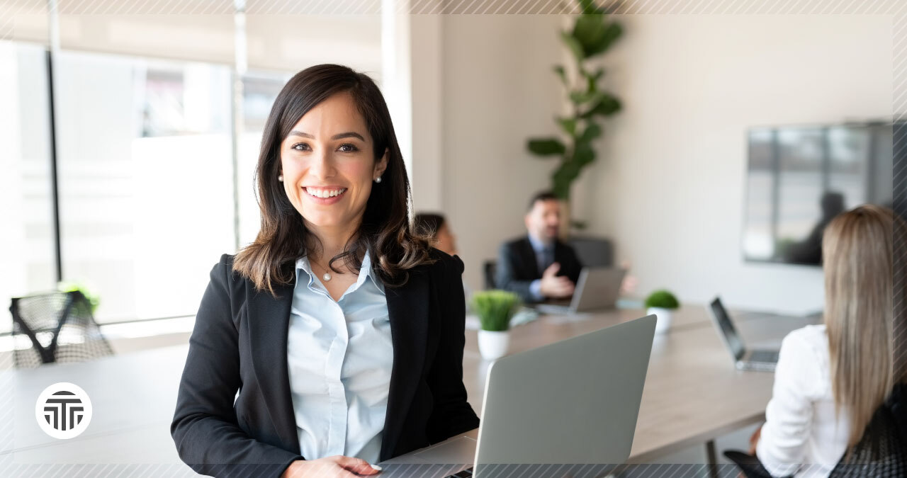 Chica al frente del consejo de administración