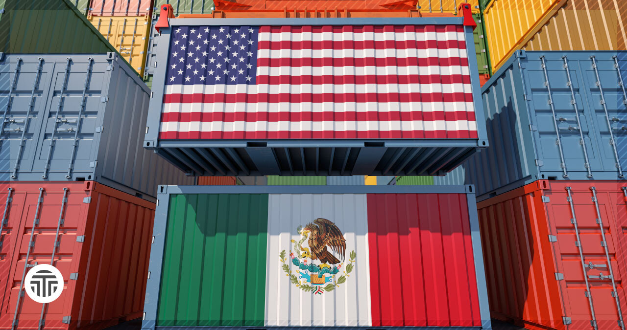 Contenedores con la bandera de México y Estados Unidos